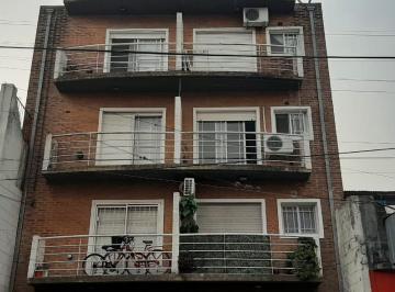 Departamento de 2 ambientes, San Isidro · Excelente 2 Ambientes con Cochera en Martínez