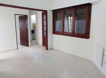 PH de 5 ambientes, La Plata · 7 y 70, PH con Patio Propio