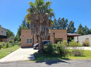 Casa · 767m² · 3 Dormitorios · Casa de 4 Ambientes con Pileta en Barrio Privado Malibu