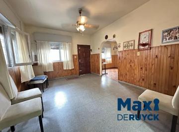 Casa · 110m² · 4 Ambientes · Apta Crédito a Pasos del Centro y Plaza Conesa