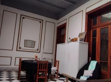 Casa de 8 ambientes, Constitución · Residencia Estudiantil