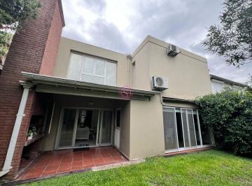 Casa · 200m² · 5 Ambientes · 1 Cochera · Casa en Venta en Champagnat, Pilar, G. B. a. Zona Norte