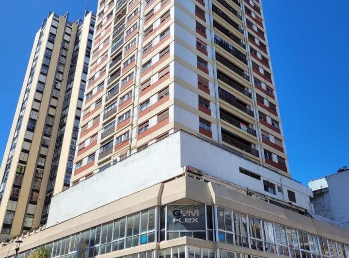 Local comercial · 684m²