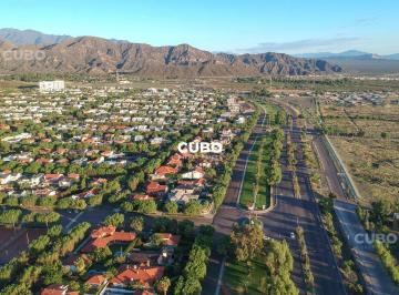 Casa · 237m² · 10 Ambientes · 1 Cochera · Casa 3 Dorm. Una Planta Puerta 1 Barrio Dalvian Las Heras Mendoza