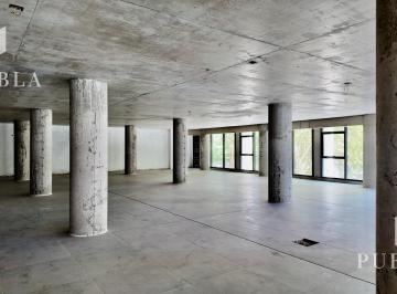 Oficina comercial · 144m² · Oficina en Alquiler en Parque Patricios