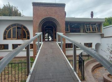 Casa de 10 ambientes, Ciudad de Mendoza · Casa en Olegario Andrade - Quinta Seccion