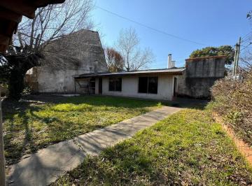 Casa · 80m² · 4 Ambientes · 1 Cochera · Casa en Venta - 3 Dorm. 1 Baño - Cochera - 480 m² - Manuel B. Gonnet
