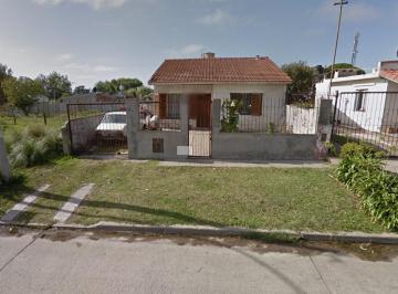 Casa · 140m² · 5 Ambientes · 5 Cocheras · Casa a Reciclar en Venta - 4 Dorm. 3 Baños - 140 m² - Mar del Plata