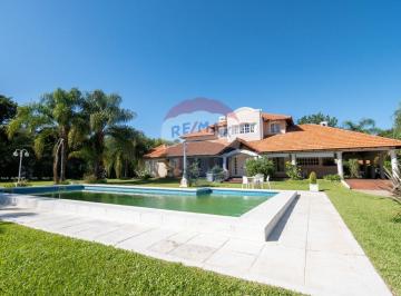 Casa · 474m² · 8 Ambientes · 3 Cocheras · Espectacular Casa en Venta Km 1 a 200 m de La Ruta