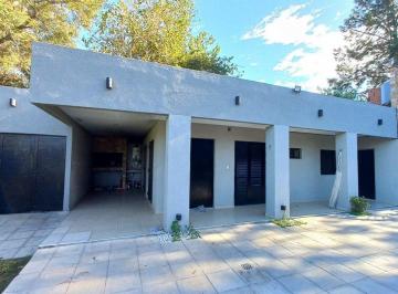 Quinta vacacional · 100m² · 3 Dormitorios · 1 Cochera · Hermosa Casa/quinta en Arroyo Leyes