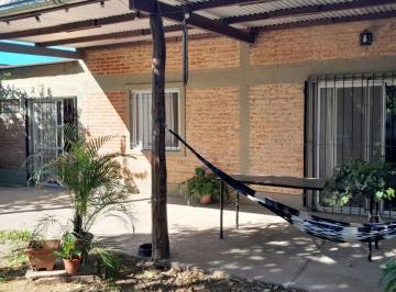 Casa · 206m² · 5 Ambientes · 2 Cocheras · Casa en Venta Reconquista Amplia