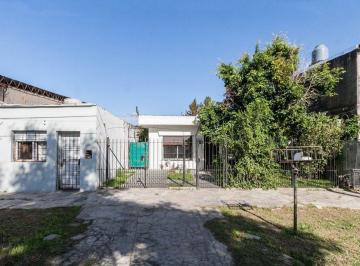 Casa · 107m² · 3 Ambientes · 1 Cochera · Venta Casa de Tres Ambientes con Depto de 2 Amb!