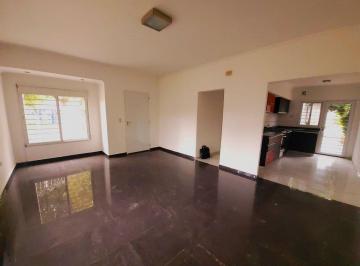 Casa · 144m² · 3 Ambientes · 1 Cochera · Venta Casa 2 Dorm., Cochera y Jardin. Slzo
