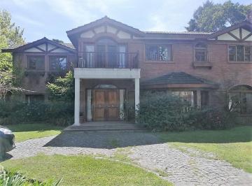 Casa · 418m² · 7 Ambientes · 3 Cocheras · Venta Casa Village Golf & Tennis Club Pilar