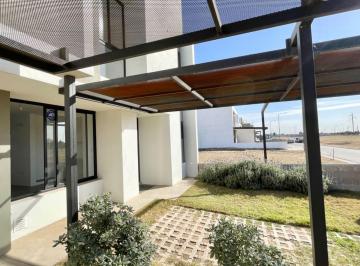 Casa · 84m² · 3 Ambientes · 1 Cochera · Vendo Dúplex 2 Dorm. Prados de Manantiales