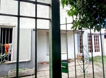 Casa · 90m² · 3 Ambientes · 1 Cochera · Casa de Dos Dorm. en Tolosa