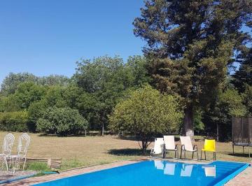 Quinta vacacional · 80m² · 3 Dormitorios · 3 Cocheras · Venta Quinta Moreno Barrio Semi Cerrado con Pileta