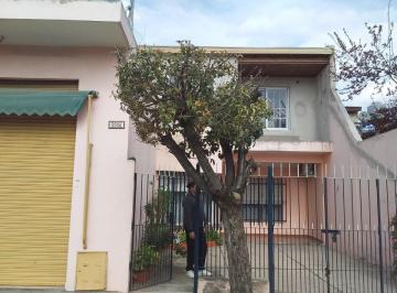 Casa · 190m² · 6 Ambientes · 1 Cochera · Casas en Venta - 4 Dorm. 3 Baños 1 Cochera 1 Local - Gonzalez Catan, La Matanza