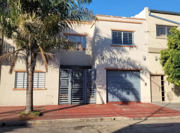 Casa · 230m² · 7 Ambientes · 1 Cochera · Casa en Venta - 4 Dorm. 4 Baños 1 Cochera - 240 m² - Villa Bosch, Tres de Febrero