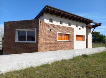 Casa · 75m² · 3 Ambientes · 2 Cocheras · Casa en Venta - 2 Dorm. 1 Baño 1 Cochera - 300 m² - Mar del Sur