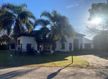 Casa · 508m² · 6 Ambientes · 2 Cocheras · Casa en Venta - 3 Dorm. 3 Baños - Cochera - 2.000 m² - Escobar