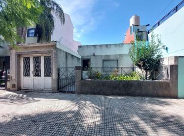 Casa · 97m² · 3 Ambientes · 1 Cochera · Venta Casa en Devoto/villa Real/ 3 Amb / Jardín Patio Parrrilla Terraza y Garage