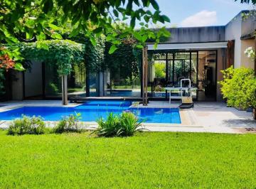 Casa · 280m² · 6 Ambientes · 1 Cochera · Casa en Venta - 2 Dorm. 3 Baños - Cochera - 1000 m² - Cañuelas