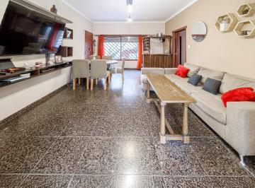 Living · Venta PH en Flores de 3 Ambientes con Patio, Terraza y Quincho