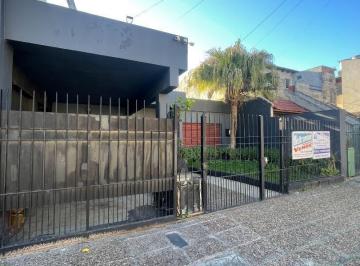 Casa · 115m² · 4 Ambientes · 1 Cochera · Casa Americana a La Venta en Merlo Centro