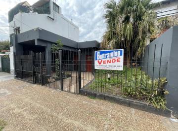 Casa · 115m² · 4 Ambientes · 1 Cochera · Casa Americana a La Venta en Merlo Centro