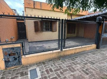 Casa · 140m² · 3 Ambientes · 1 Cochera · Venta Casa Merlo