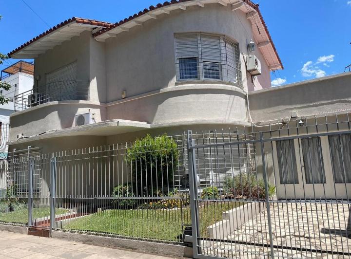 Casa · 250m² · 5 Ambientes