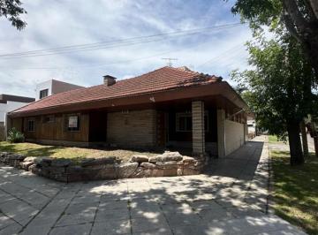 Casa · 220m² · 5 Ambientes · 1 Cochera · Venta Casa 4 Dorm. Padua Merlo