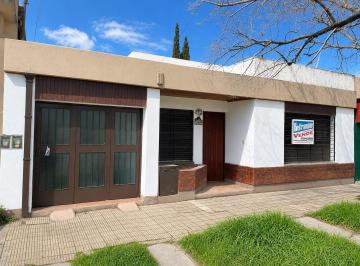 Casa · 150m² · 3 Ambientes · 1 Cochera · Venta Casa 2 Dorm. Fondo Libre Merlo