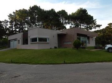 Casa · 310m² · 11 Ambientes · 4 Cocheras · Casa Pinamar Norte Golf Nuevo - Tres Carabelas