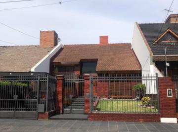Casa · 250m² · 4 Ambientes · 3 Cocheras · Venta, Casa, Chalet, 3 Dorm., Merlo