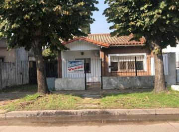 Casa · 80m² · 3 Ambientes · 2 Cocheras · Casa Venta - Merlo