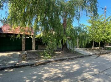 Casa · 175m² · 5 Ambientes · 2 Cocheras · Única Casa de Estilo en Ituzaingo Sur
