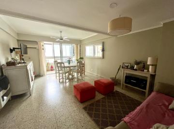 Departamento · 84m² · 4 Ambientes · 1 Cochera · Departamento en Centro