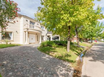 Casa · 375m² · 7 Ambientes · 2 Cocheras · Casa en Venta 7amb Barrio Cerrado Privado Septiembre Escobar