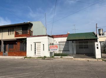 Casa de 5 ambientes, Hurlingham · Casa 3 Dorm.