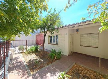 Casa · 85m² · 5 Ambientes · 2 Cocheras · Casa en Venta - 3 Dorm., Cochera Doble - Apta Credito