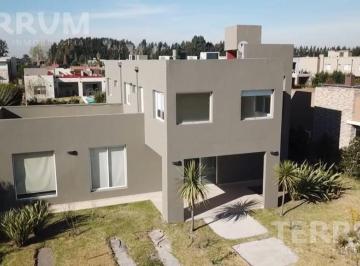 Casa · 260m² · 5 Ambientes · 2 Cocheras · Casa Venta Alquiler Barrio Don Joaquin