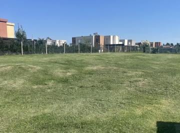 Terreno · 618m² · Venta de Lote en El Barrio Santa Ana
