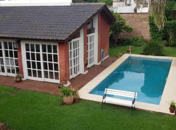 Casa · 275m² · 5 Ambientes · 3 Cocheras · Venta Casa de 5 Ambientes, C/ Pileta y Garage, en Chascomús