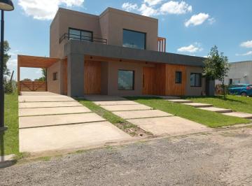 Casa de 4 ambientes, Presidente Perón · Bellísima Casa con Detalles Funcionales y Excelentes Terminaciones!