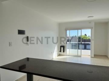 Departamento · 58m² · 3 Ambientes · 134 Entre 32 y 33. Departamento de Dos Dorm. con Balcon en San Carlos.