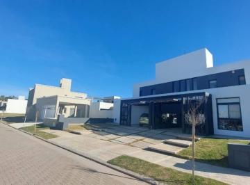 PH · 136m² · 3 Ambientes · Venta - Duplex en La Calandria 3 Dorm. (Uno en Planta Baja)