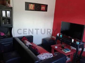 Casa · 60m² · 3 Ambientes · 1 Cochera · 162 Entre 29 y 30 Berisso. Casa en Venta de 2 Dorm.
