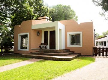Casa · 146m² · 4 Ambientes · Casa. Doble Lote. 4 Ambientes. Jardín. Pileta. golfer'S. Pilar